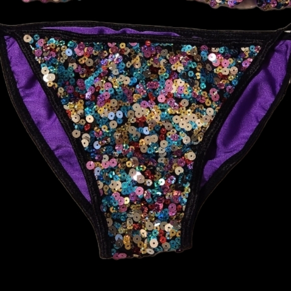 It's festival time get ready w/sequins two piece purple Bikini 👙 - Picture 8 of 10